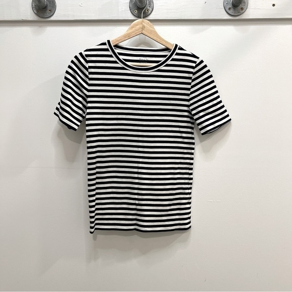 J. Crew Tops - 𝅺JCREW “perfect fit” navy and white striped T-shirt
